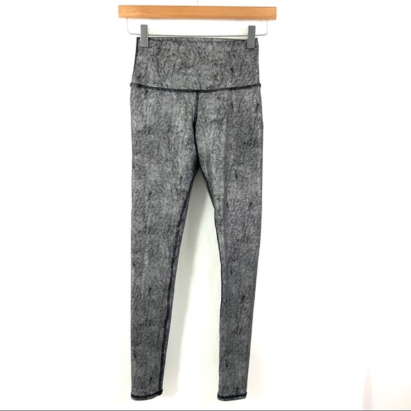 ALO Yoga Other - ALO Yoga High Waist Leggings Ankle Crop Gray Black